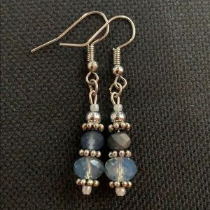 💎Blue iridescent bead earrings💎